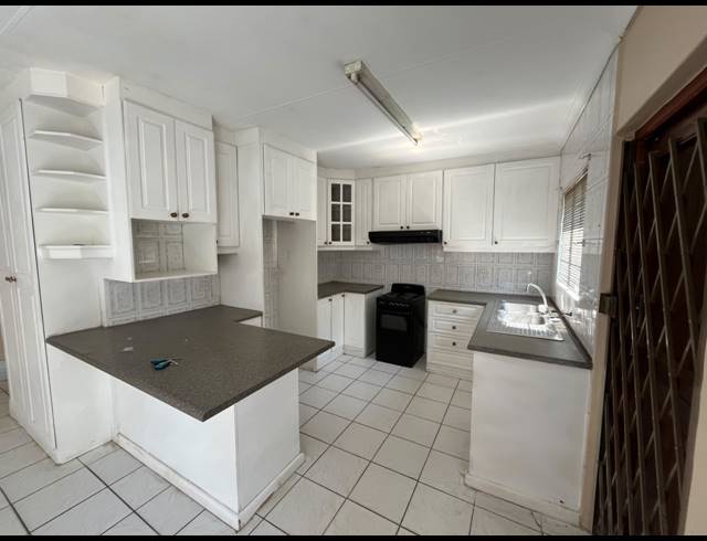 2 BEDROOM FREESTANDING TO LET IN BELLAIR